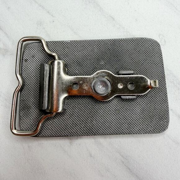 Silver Tone Rectangle Belt Buckle Diving Bird Design ✨ - Picture 2 of 8